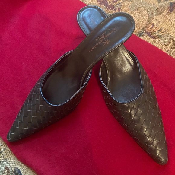 Tommy Bahama leather mules - Picture 1 of 3